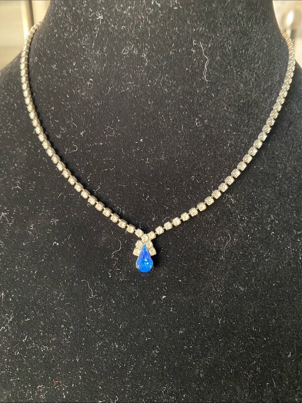 Vintage Blue Teardrop Pendant Necklace with Sparkling Accents
